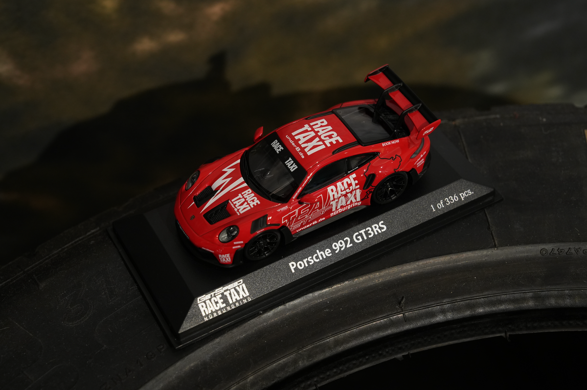 Modellauto "Porsche 992 GT3RS" - limitierte Auflage
